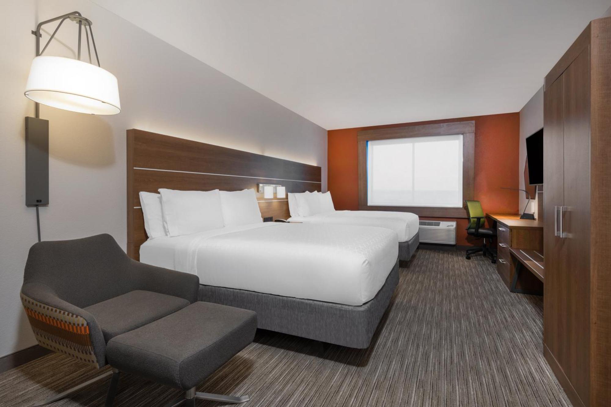 Holiday Inn Express & Suites - Colorado Springs South I-25 By Ihg Exterior photo