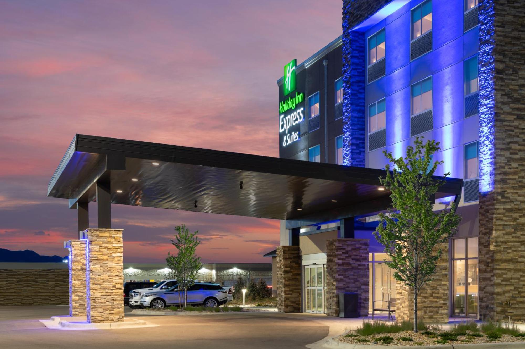 Holiday Inn Express & Suites - Colorado Springs South I-25 By Ihg Exterior photo