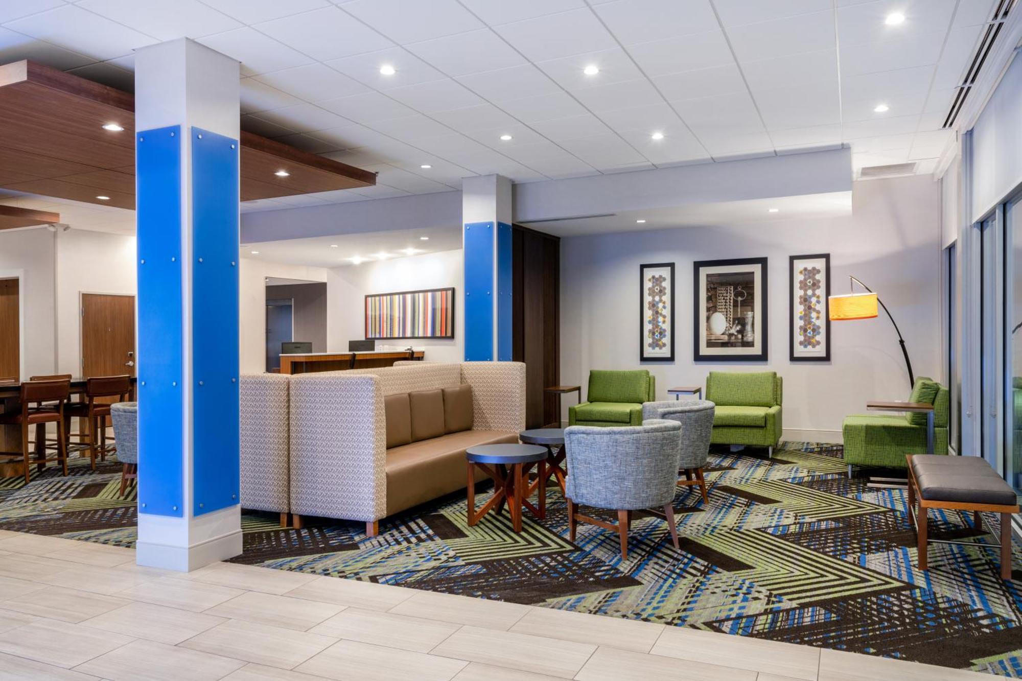 Holiday Inn Express & Suites - Colorado Springs South I-25 By Ihg Exterior photo