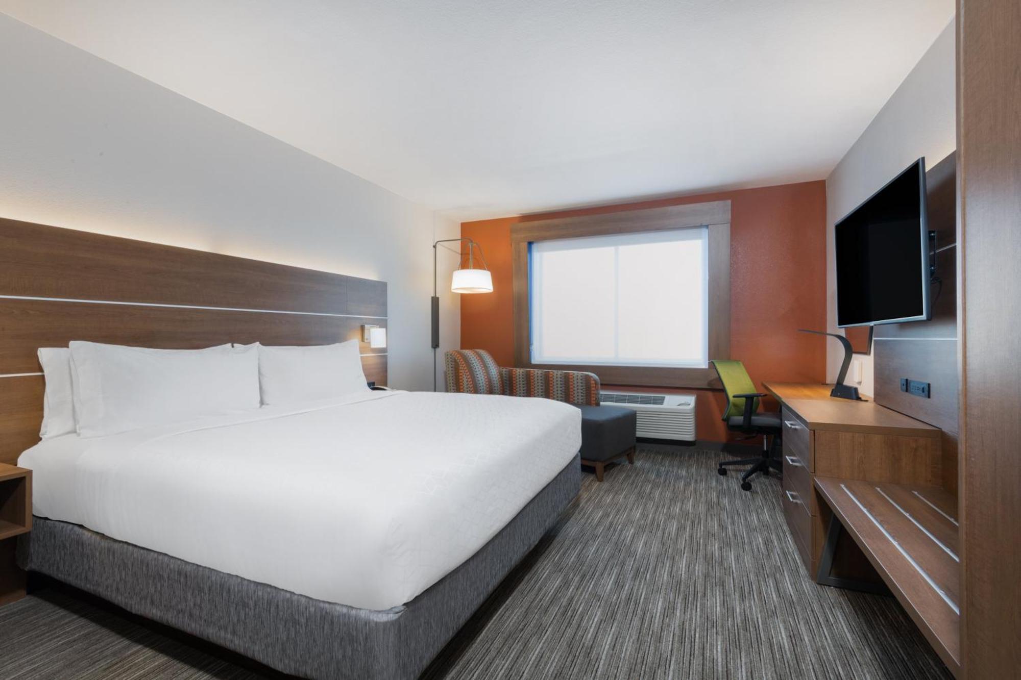 Holiday Inn Express & Suites - Colorado Springs South I-25 By Ihg Exterior photo